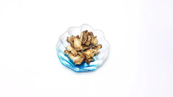 揭秘桑寄生的作用与功效,腰腿疼喝它管用吗?